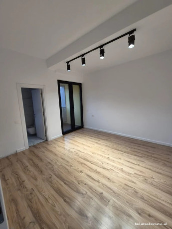 zyre-me-qera-21-tek-kompleksi-square-21-id-bz21026-tirane-big-0