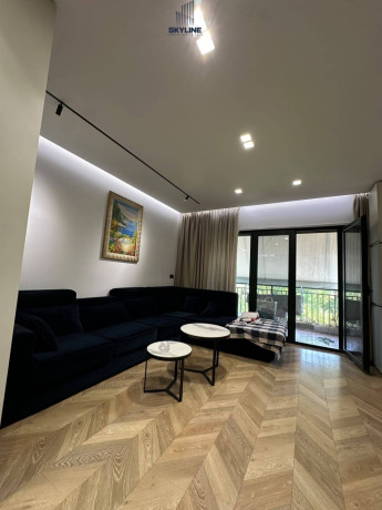 shitet-apartament-212post-parkimi-big-0