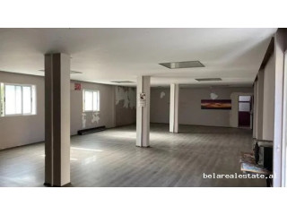 Magazine Me Qera Ne Laprake (ID BM360) Tirane.,.,.,.,.
