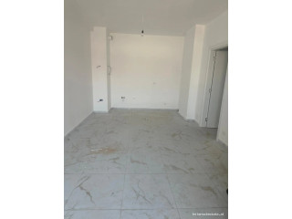 Zyre me qera tek Univers City (ID BZ21035) Tirane