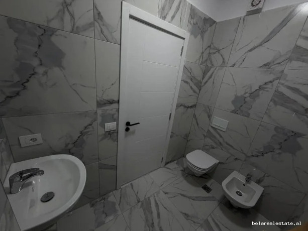 zyre-me-qera-31-tek-5-maji-id-bz21039-tirane-big-3