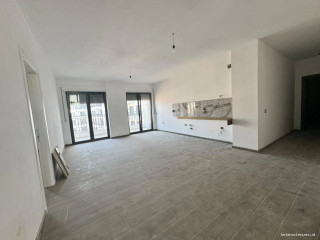 Zyre Me Qera 3+1 Tek Bulevardi i RI (ID BZ21040) Tirane