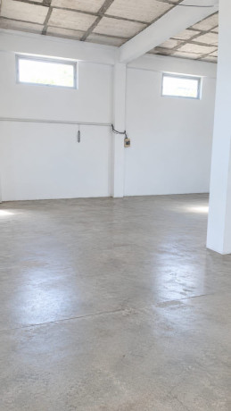 magazine-me-qera-ne-selite-id-bm362-tirane-big-0