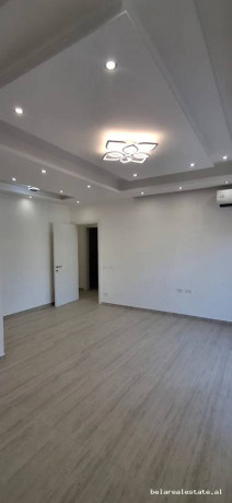 zyre-me-qera-21-ne-bllok-id-bz21062-tirane-big-1