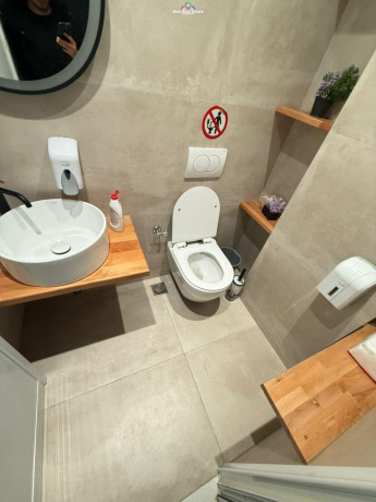 lokal-me-qera-tek-rruga-e-barrikadave-id-bl2183-tirane-big-2