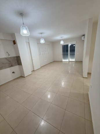 zyre-me-qera-31-tek-21-dhjetori-id-bz21071-tirane-big-0