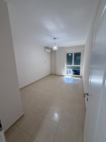 zyre-me-qera-31-tek-21-dhjetori-id-bz21071-tirane-big-1