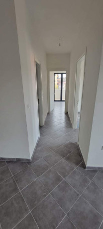 zyre-me-qera-21-tek-jordan-misja-id-bz2272-tirane-big-1