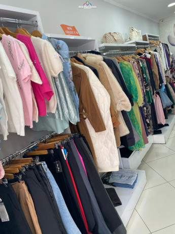 shitet-biznes-butik-rrobash-tek-21-dhjetori-id-bshb100-tirane-big-0