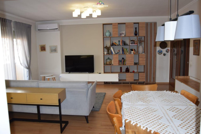 apartament-31-me-qera-tek-pazari-i-ri-id-b2385-tirane-big-1