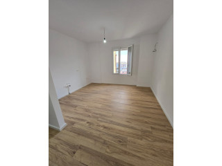 Apartament Ne Shitje 2+1 Ne Xhamllik (ID B120445) Tirane