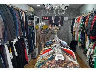 Shitet Biznes Butik Rrobash Tek 21 Dhjetori (ID BSHB102) Tirane