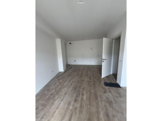 Apartament Per Shitje 1+1 Ne Xhamllik (ID B110294) Tirane.