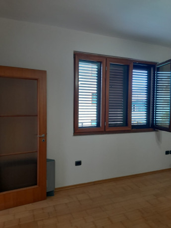 kat-vile-me-qera-312-post-parkimi-tek-liqeni-i-thate-id-bv22240-tirane-big-1