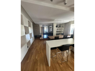 Jepet Zyre Me Qera Ne Bllok (ID BZ2351) Tirane.