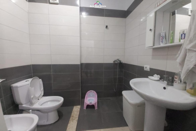 jepet-me-qera-apartament-11-tek-5-maji-id-b210280-tirane-big-3