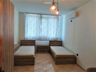 Apartament Me Qera 3+1+2 Tek Komuna e Parisit (ID B230122) Tirane.