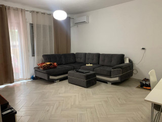 Apartament Me Qera 2+1 tek Kopshti Botanik (ID B2201013) Tirane