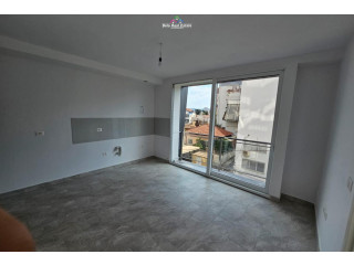 Apartament Me Qera 1+1 Tek Farmacia 10 (ID B210427) Tirane