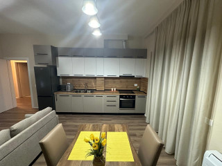 Apartament me qera 2+1+2 Tek Pazari i Ri (ID B2201069)