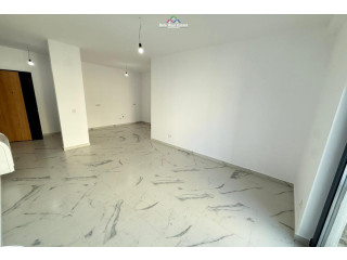 Zyre Me Qera 2+1+2 Tek Stacioni i Trenit (ID BZ2595) Tirane