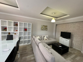 Apartament Me Qera 2+1 Tek Komuna e Parisit (ID B2201285) Tirane