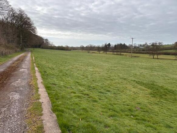 shitet-toke-are-ne-petrele-id-bt76-tirane-big-0