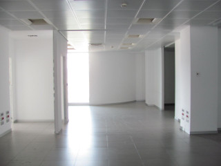 Zyre Me Qera Tek Zogu I Zi (ID BZ2606) Tirane.