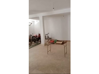 Magazine Me Qera Tek Ish-Tregu Elektrik (ID BM249) Tirane