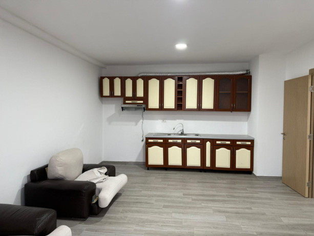 zyre-me-qera-21-tek-5-maji-id-bz2607-tirane-big-0