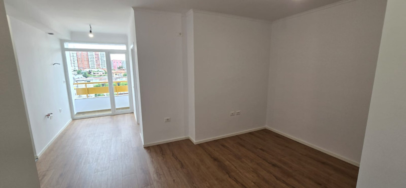 apartament-ne-shitje-11-tek-pallati-me-shigjeta-id-b110444-tirane-big-0