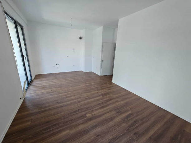 zyre-me-qera-21tek-kompleksi-asl-2-id-bz2617-tirane-big-0