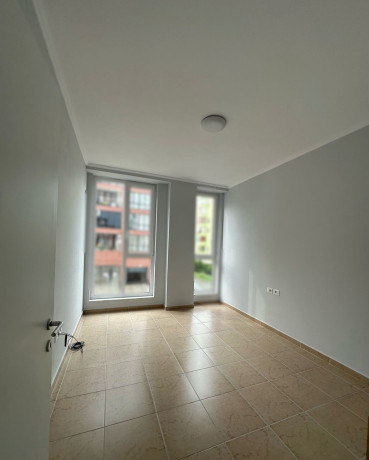 zyre-me-qera-312-tek-stacioni-i-trenit-id-bz2620-tirane-big-0