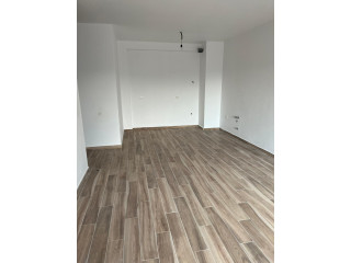 Zyre Me Qera 2+1Tek Kompleksi Zirkon (ID BZ2621) Tirane.
