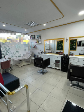 parukeri-me-qera-ne-kamez-id-bd21715-tirane-big-0