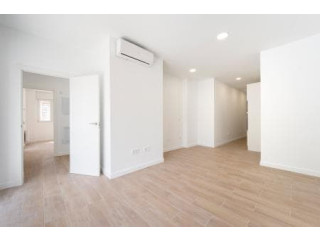 Zyre Me Qera 2+1 Tek Garden Building (ID BZ2622) Tirane