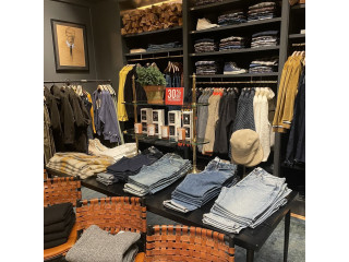 Shitje Biznesi Butik Rrobash Tek Rruga Bardhyl (ID BSHB156) Tirane.