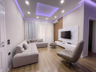 Apartament Me Qera 2+1 Tek Pazari I Ri