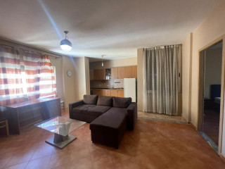 Shitet Apartament 1+1