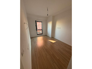 Zyre Me Qera 2+1 Tek Kompleksi Garden Building (ID BZ2660) Tirane