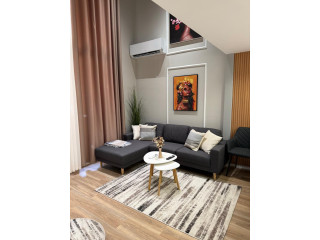 Apartament me qera 1+1 Duplex +Post Parkimi ne kompleksin Golden Park (ID B2101191) Tirane