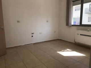 Zyre me Qera tek 5 Maji (ID BZ2667) Tirane.