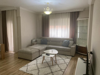 Apartament Me Qera 2+1+2 Tek Komuna e Parisit (ID B2201420) Tirane