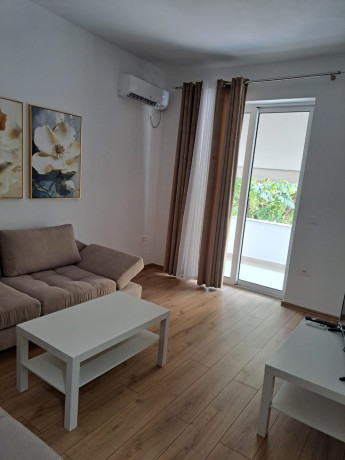 apartament-me-qera-11-tek-rruga-e-barrikadave-id-b211265-tirane-big-0