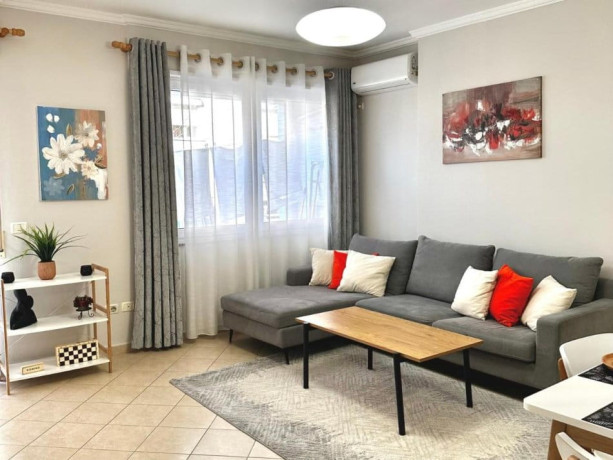 apartament-me-qera-11-tek-bulevardi-zogu-i-pare-qera-big-0