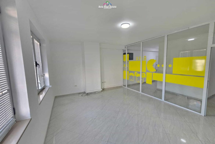 zyre-me-qera-ne-qender-id-bz2685-tirane-big-0