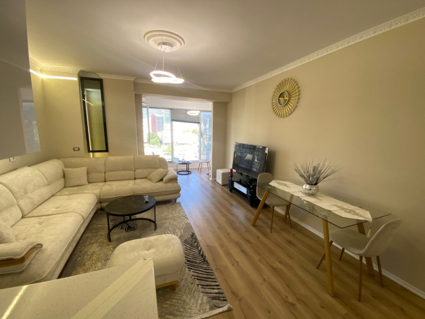 apartament-11-me-qira-zogu-i-zi-700-euro-big-0