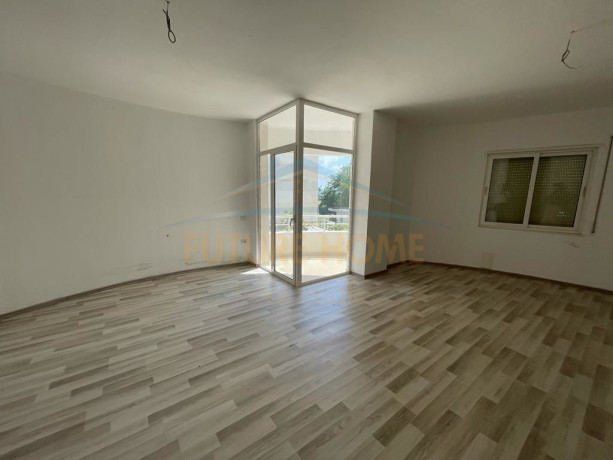 shitet-apartament-11-fresk-big-0