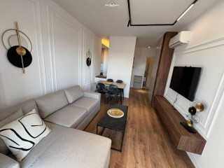 Apartament Me Qera 1+1 Tek Komuna e Parisit (ID B2101290) Tirane