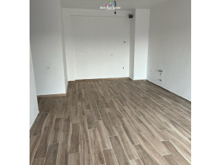 Jepet Me Qera Zyre 1+1 Tek Rruga Kongresi Manastirit (ID BZ2185) Tirane